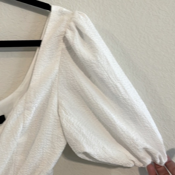 Lulu’s Women’s Mini Dress Medium White Little Bit In Love Surplice Puff Sleeve - Picture 10 of 17
